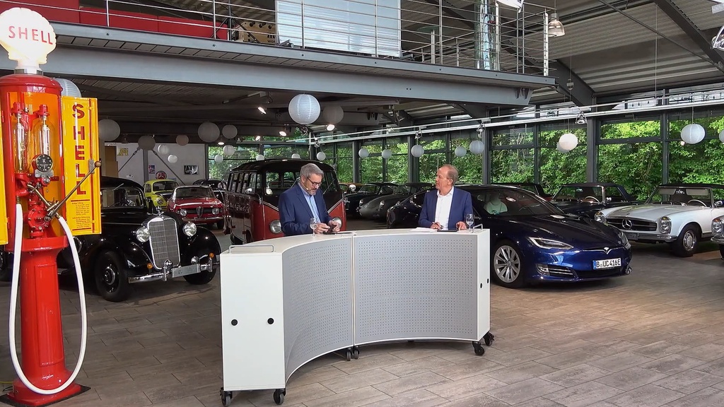 Video: Das Erlebnis TESLA – Ist TESLA tatsächlich mehr als ein Auto?